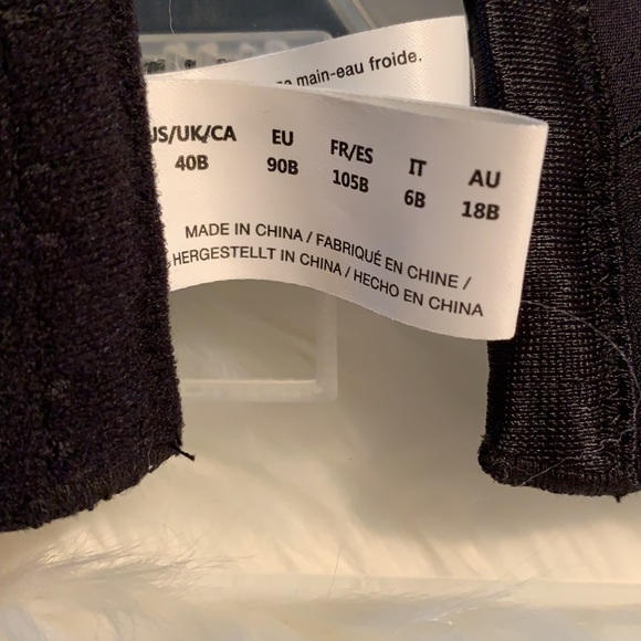 NWT ,black bra .size 40 B. Smoke and pets free house . - Picture 5 of 8